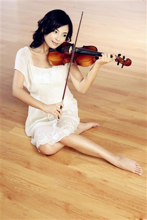 女子随地撒尿视频