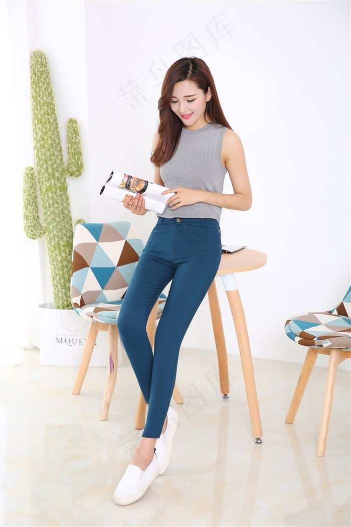 办公室调教浪荡老师在线观看