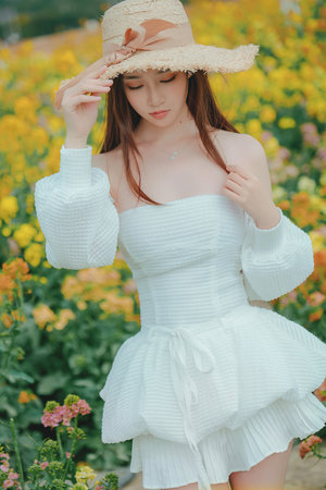 女人洗澡沐浴露全身真实