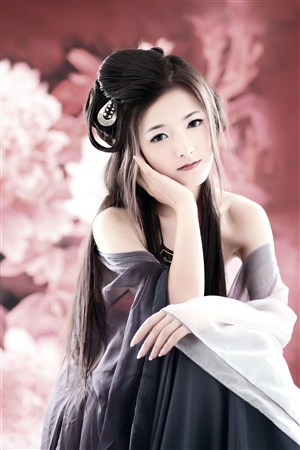 护士喂老头吃奶