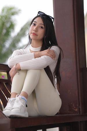 女搜查官紧身皮衣调教蒂亚