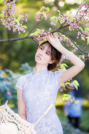 楚晚宁被墨燃塞东西