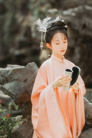 一个男生吃另一个男生的坤