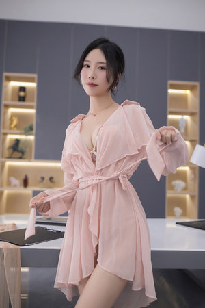 调教撅臀打屁股双性