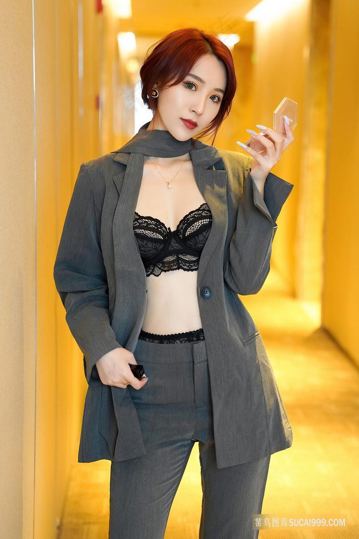 黑人猛挺进击白嫩萝莉文