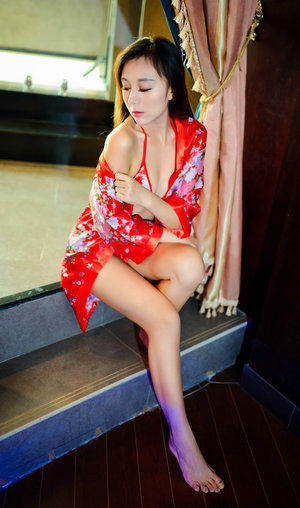 女生全身棵身露体视频