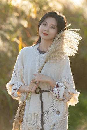 年轻的母亲在完整的有限公司