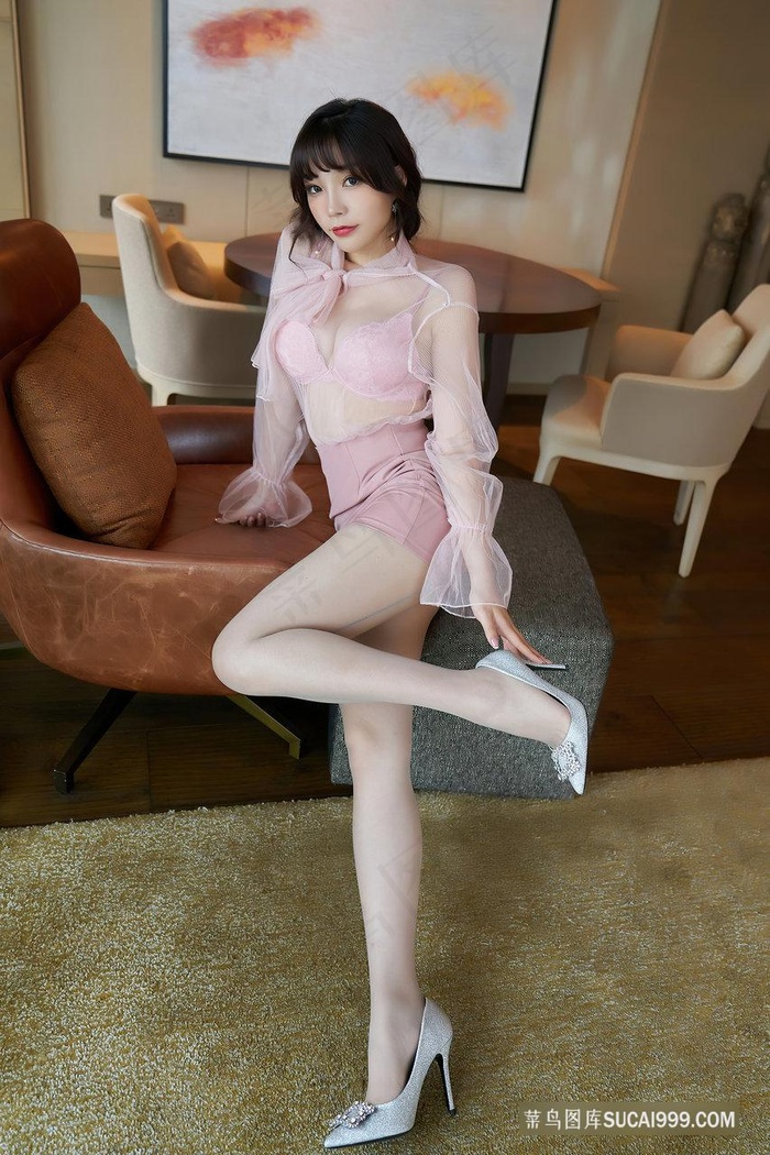 肉棒抽插让她淫叫不止