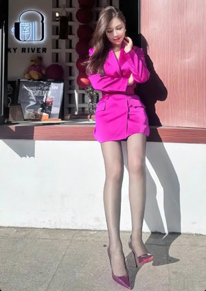 打肿臂缝坐不下高脚凳