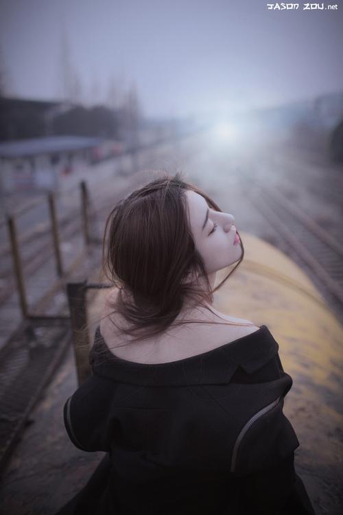 亚洲专区中文字幕第三页