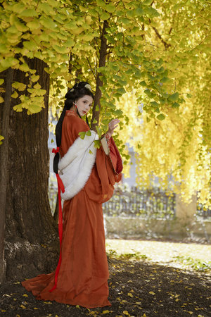 引诱亲女乱小说大全