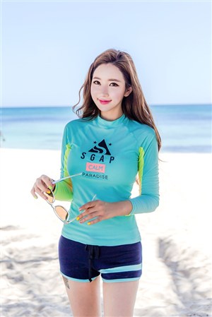 美女露出尿口让男人桶爽网站