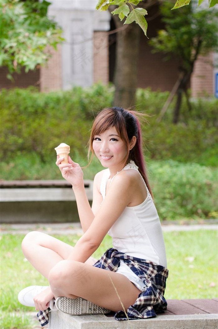 日韩新片一区二区在线播放