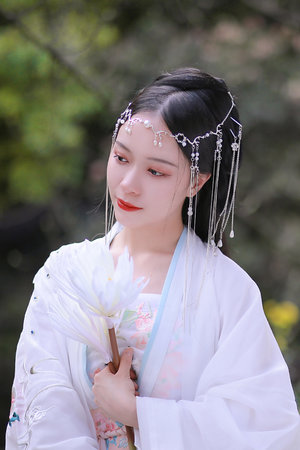 满级绿茶穿成小可怜