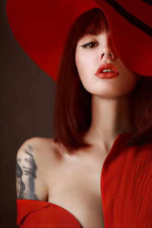 男生女生一起差差打扑克