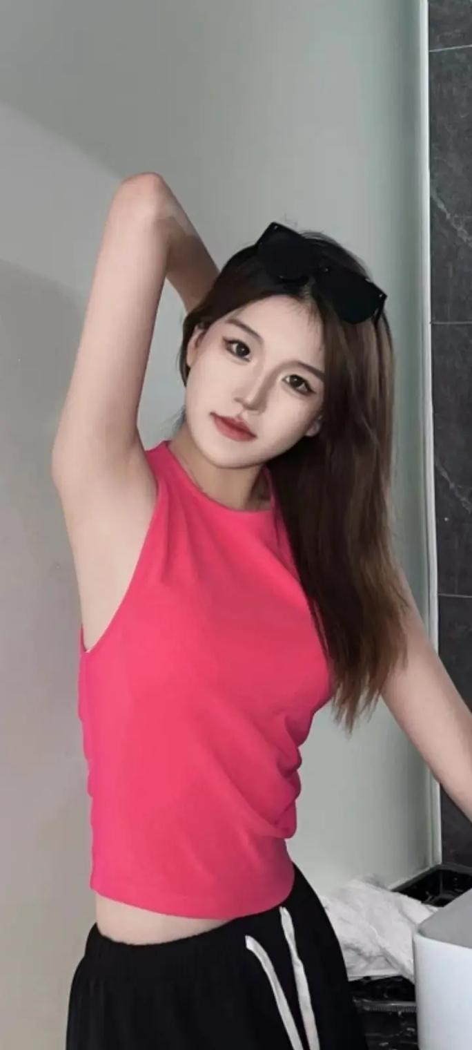 学长迈开腿尝尝你的草莓mv