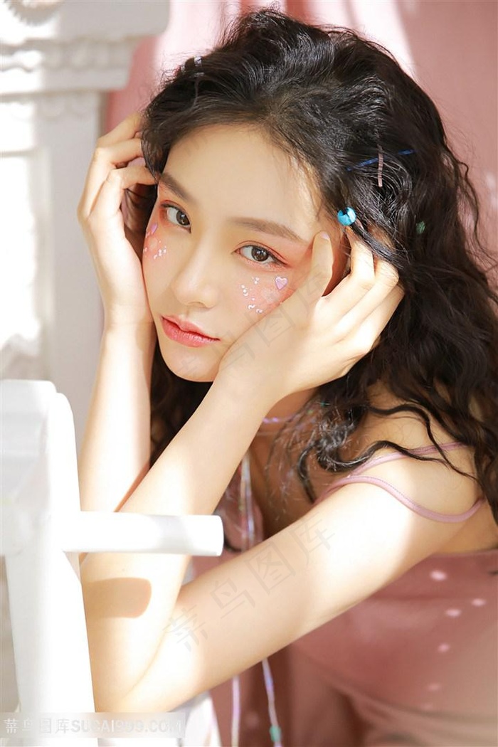 宝宝咳嗽时腿趴开一点就不会疼