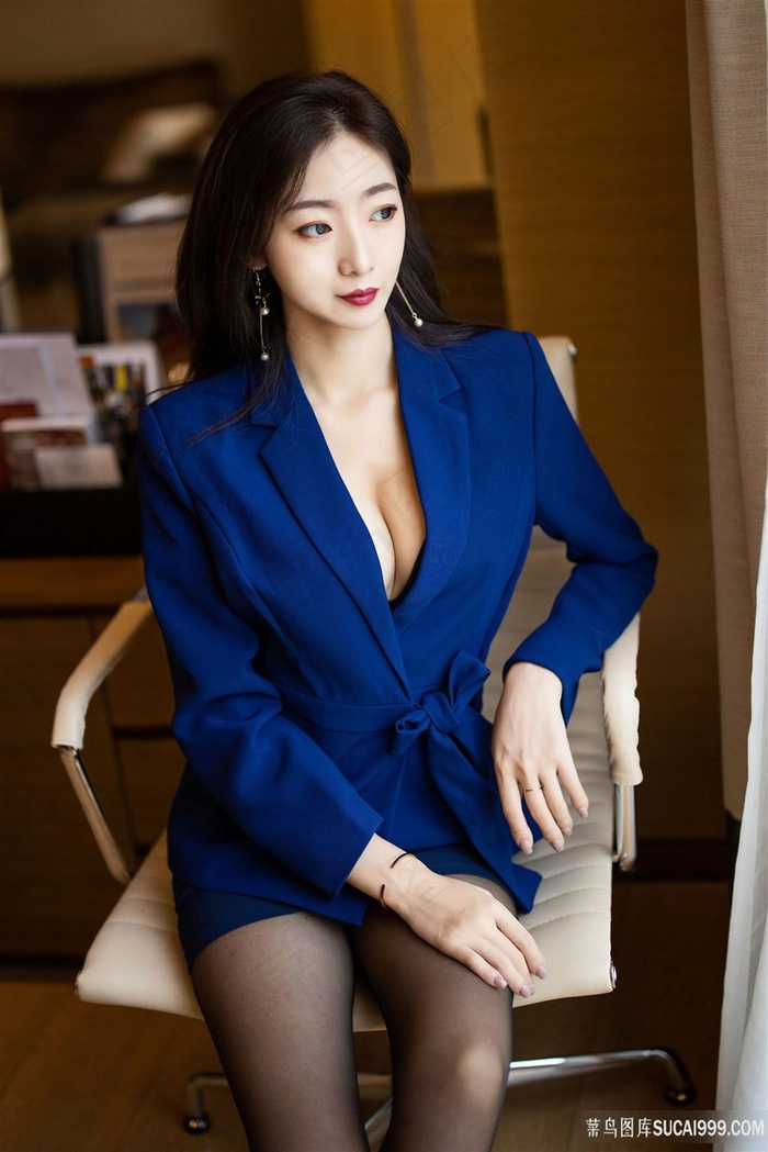 欧美一女2男黑白大战