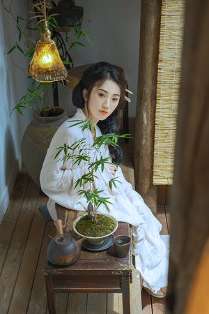 女生怎么一个人做害羞事