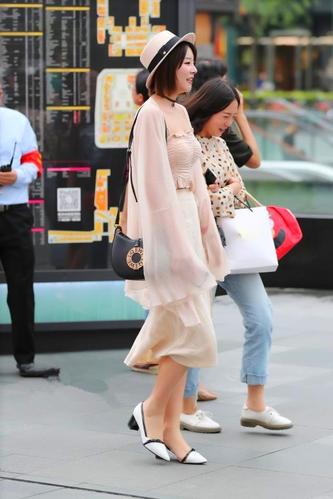 看不见的客人2016