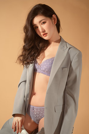 一级肉体理发店