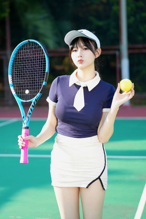 女生不穿衣服照片