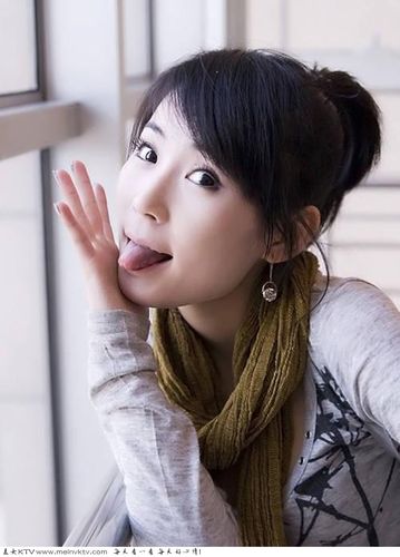 寡妇下面又紧又爽水又多