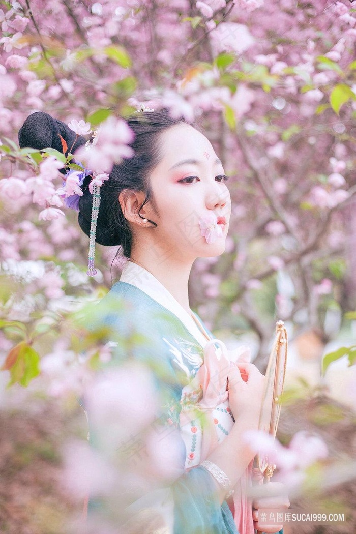 国产精品美女视视频专区