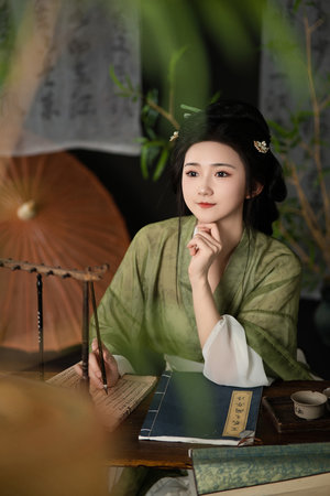 我身上两个奶被男人揉搓视频