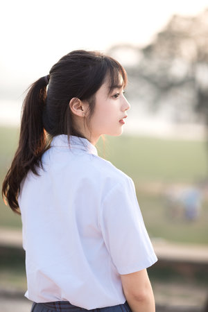 高压监狱在线播放