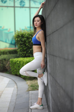 被糙汉被禽哭尿进去H1V1文