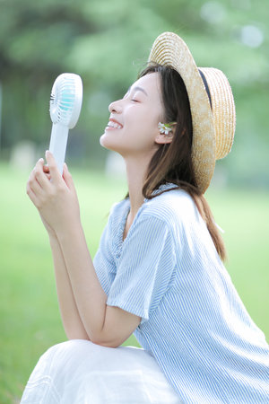 自慰好湿～想要喷水了