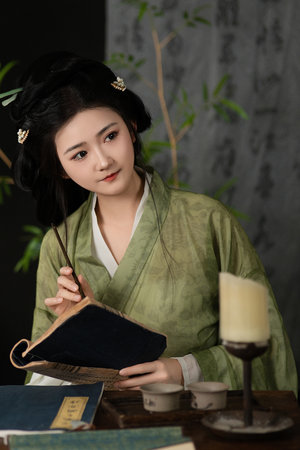 vore被吞进柔软的胃里消化掉