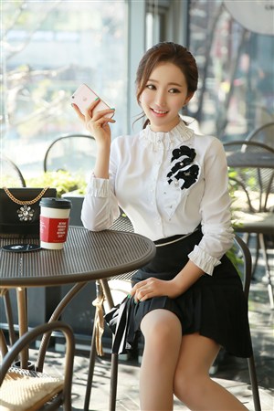 美女露出尿口让男人桶爽网站